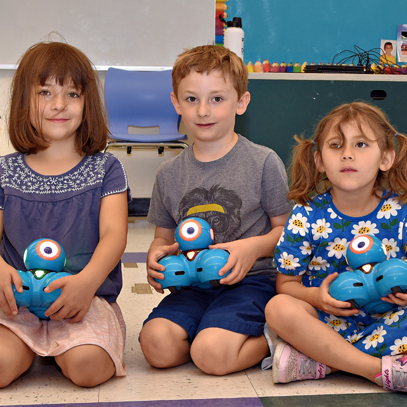 Robotics Jr: Dash: Dash and the Lost Realm